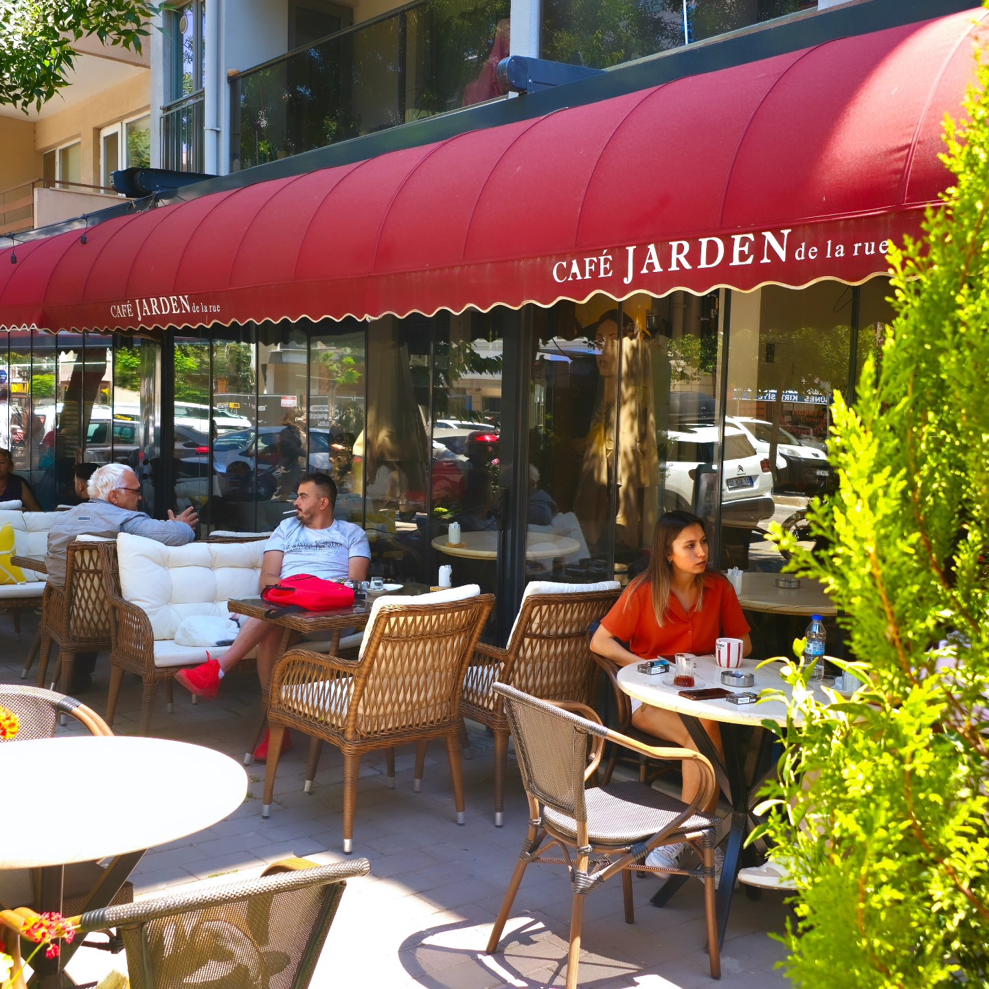 Cafe Jarden De La Rue - Kafe Atmosferi